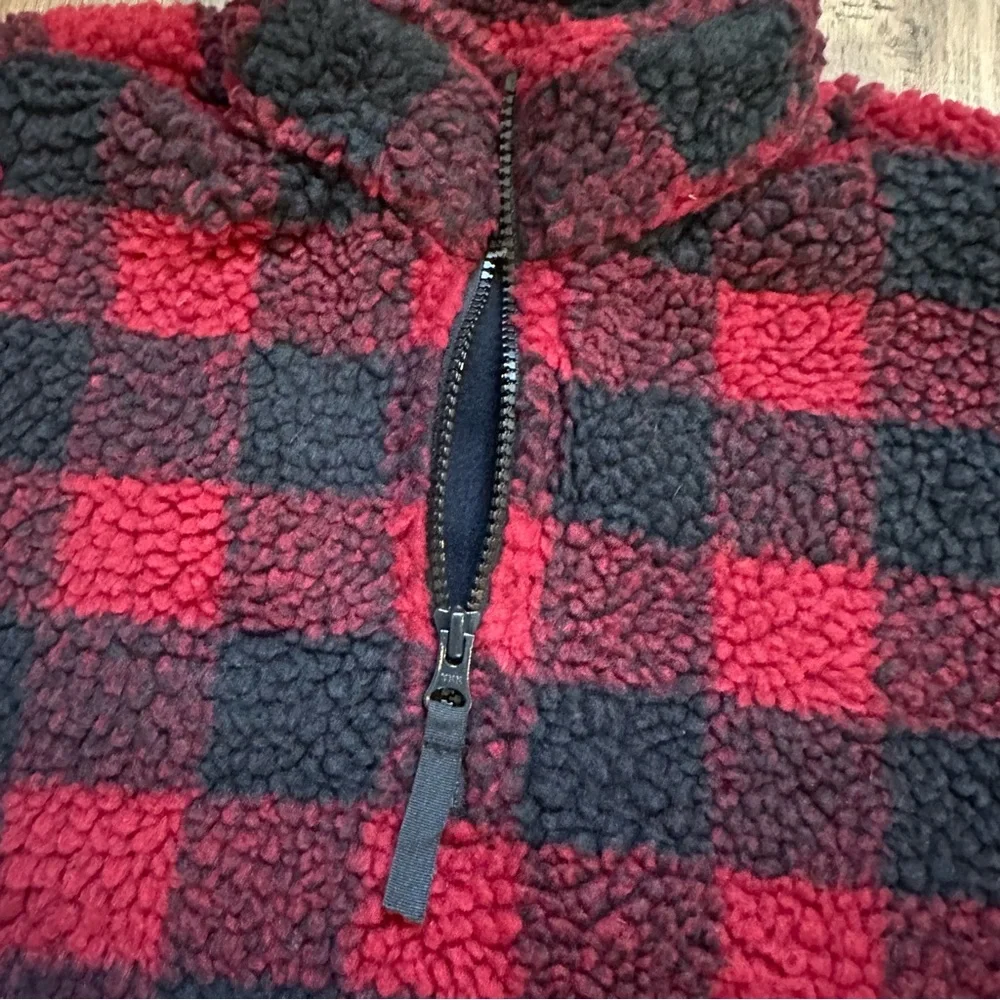 NEW! Kid’s Amazon Essentials Buffalo Plaid Quarter Zip Sherpa Pullover, Sm (6/7)